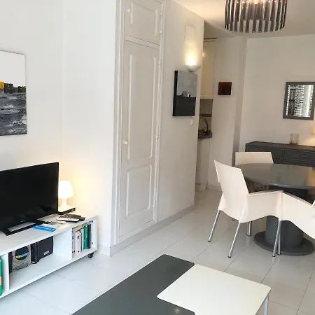 Jazmines 4 Apartment *